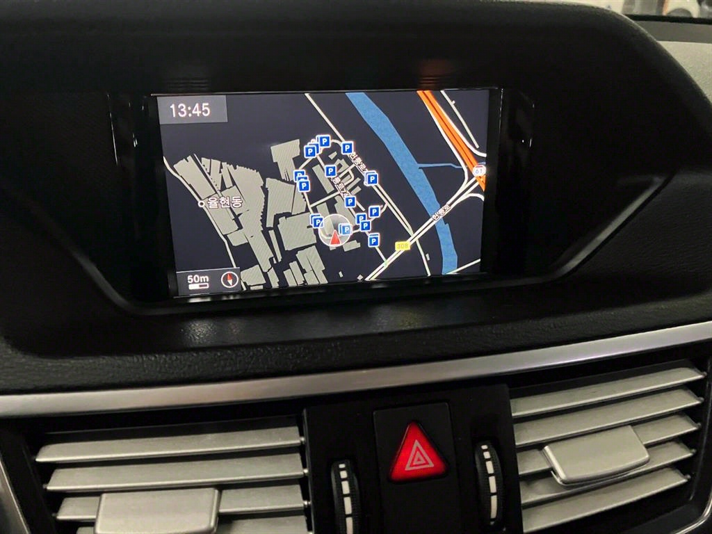 Mercedes Benz E class - Vista 8