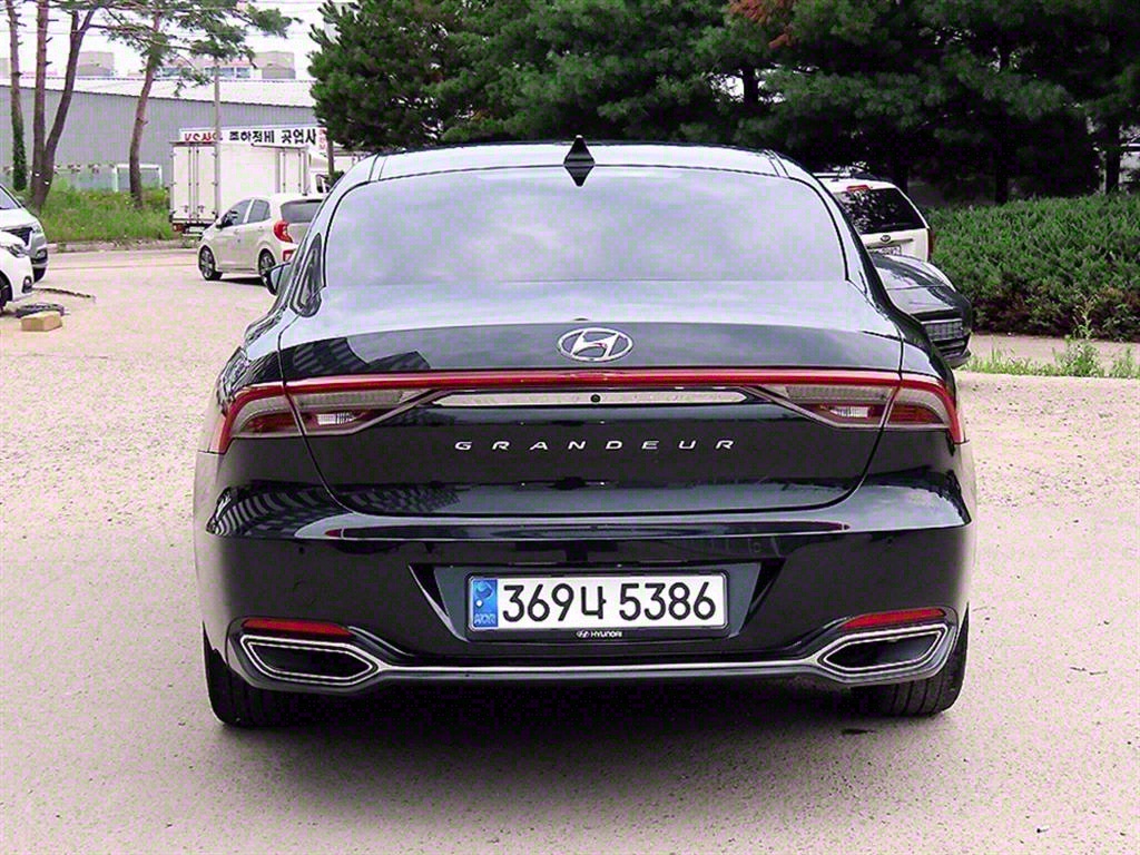 HYUNDAI Grandeur - Vista 4