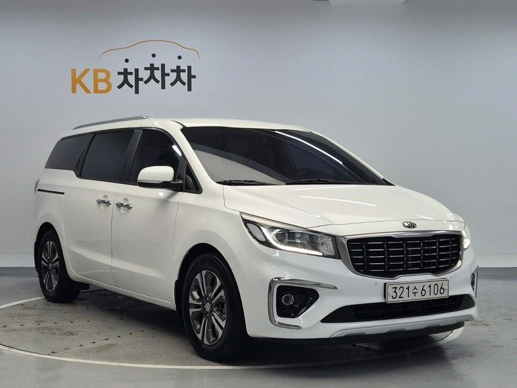 KIA Carnival - Vista 4