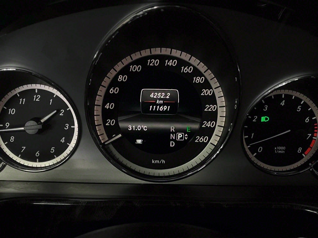 Mercedes Benz E class - Vista 7