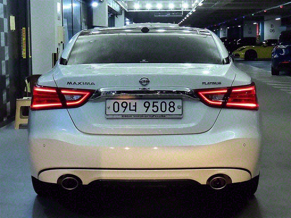 Nissan Maxima - Vista 5