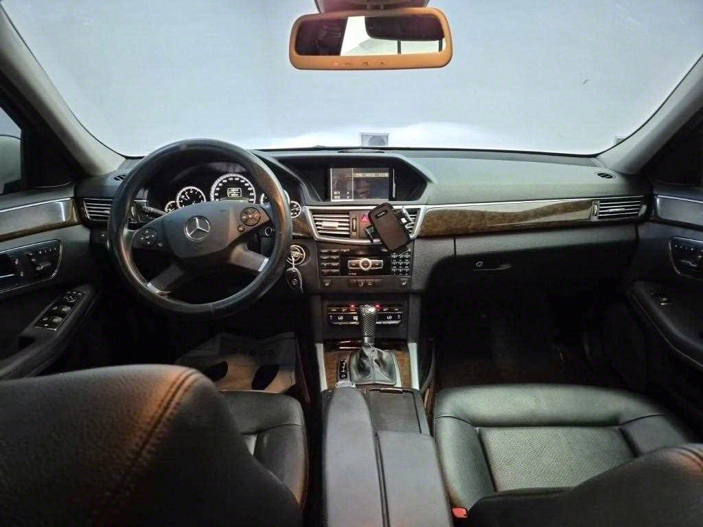 Mercedes Benz E class - Vista 7