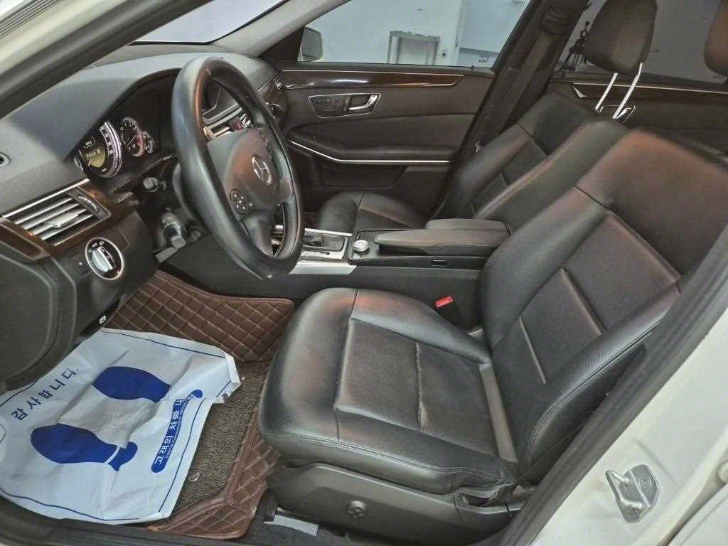 Mercedes Benz E class - Vista 11