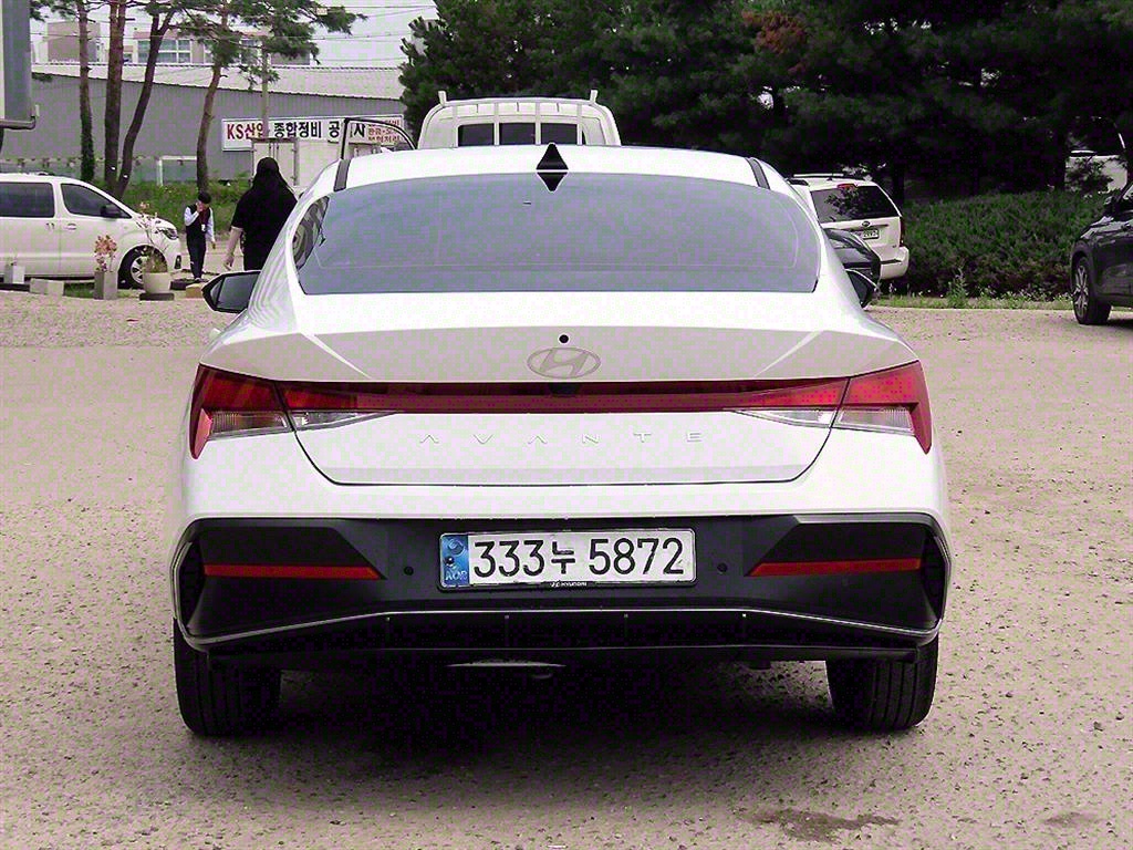 HYUNDAI Avante - Vista 4