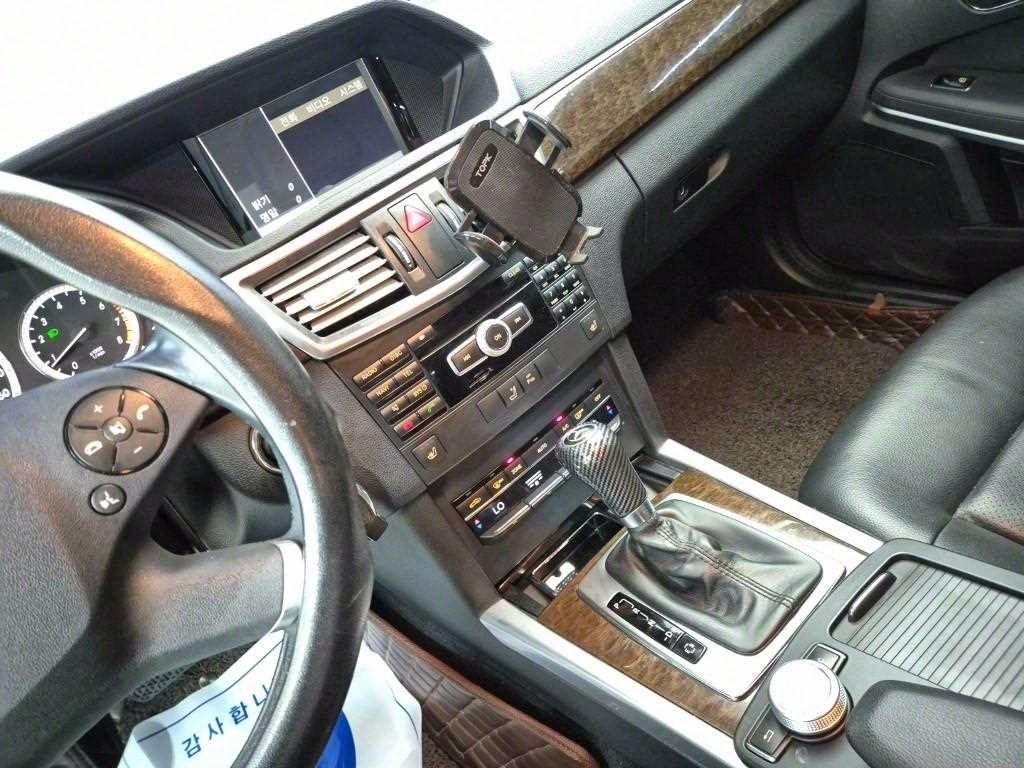 Mercedes Benz E class - Vista 10