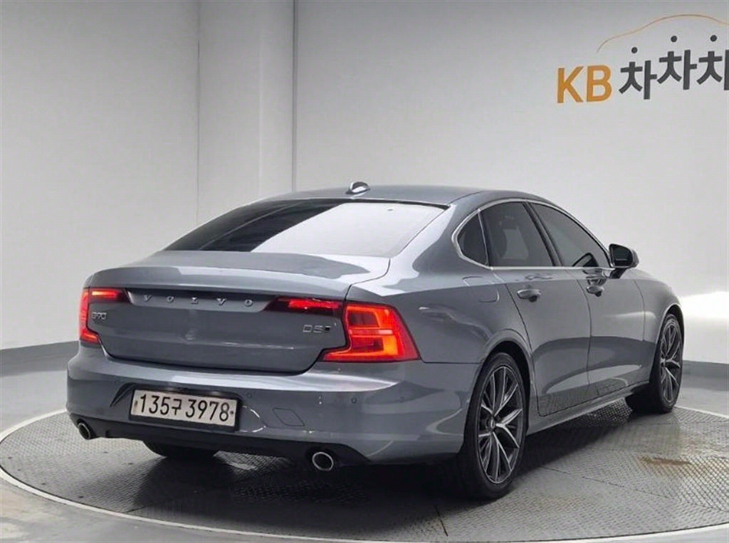 Volvo S90 - Vista 4