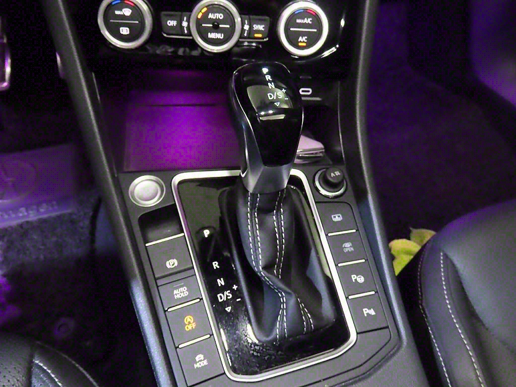 Volkswagen Jetta - Vista 12