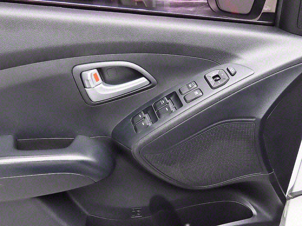 HYUNDAI Tucson 2015 Blanco - Importación desde Corea - HF Imports Iquique - Foto 10