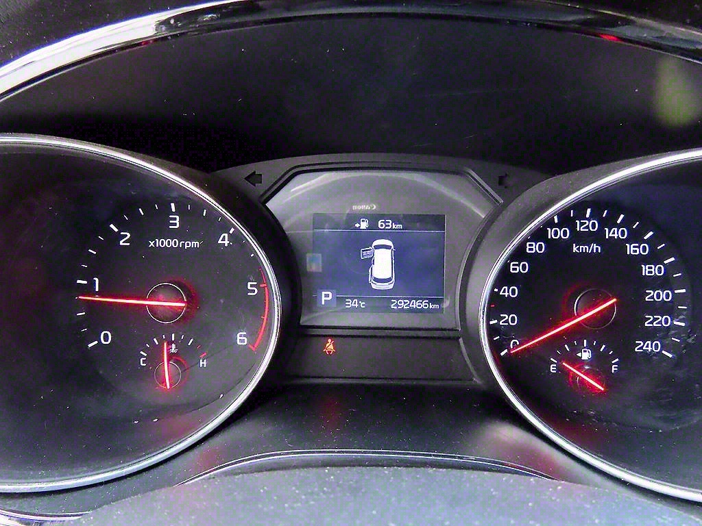 KIA Carnival - Vista 10