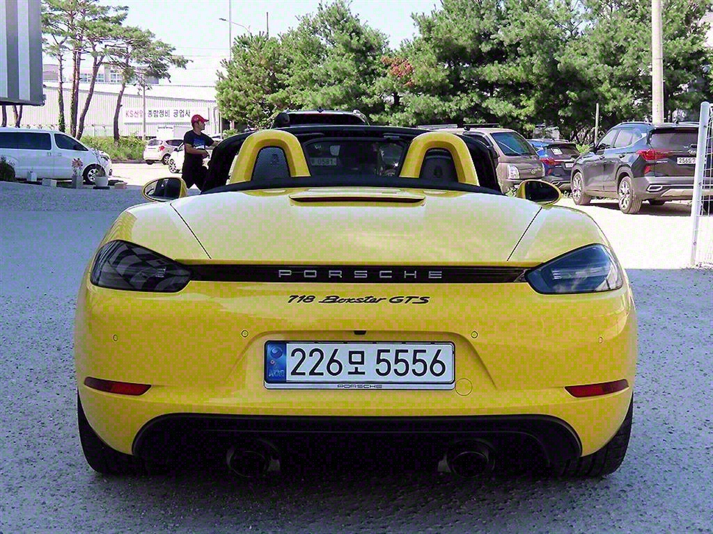 Porsche 718 - Vista 8