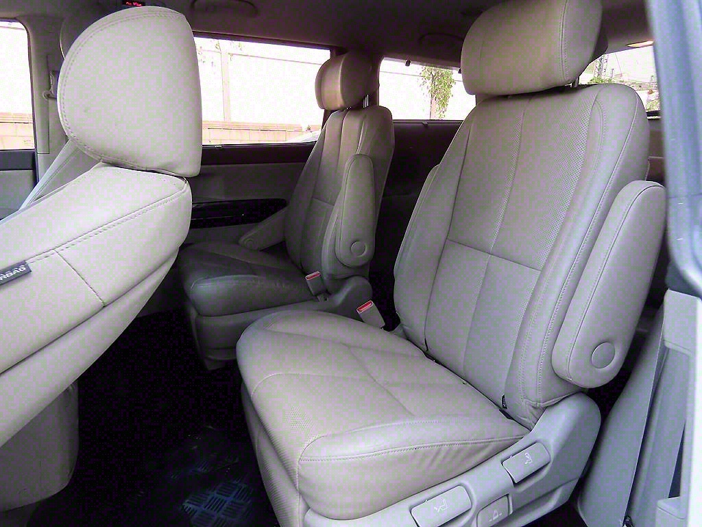 KIA Carnival - Vista 6