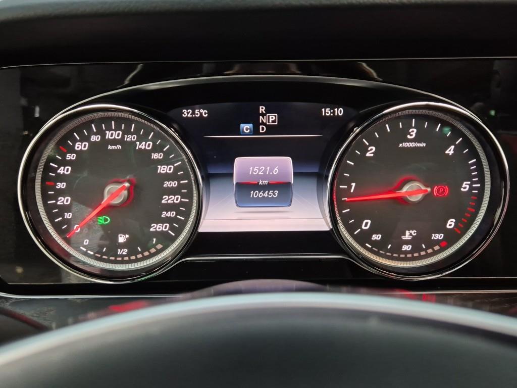 Mercedes Benz E class - Vista 7