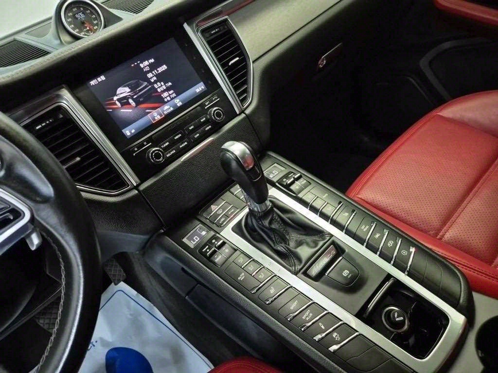 Porsche Macan - Vista 10