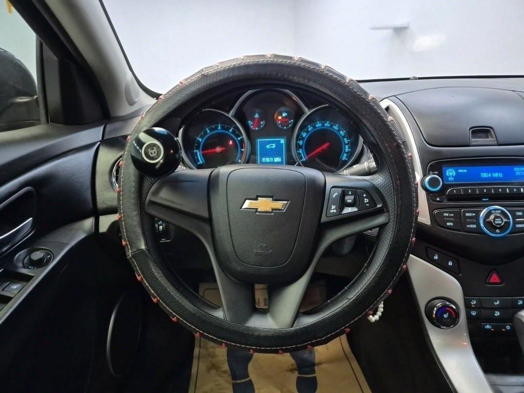 Chevrolet Cruise - Vista 9