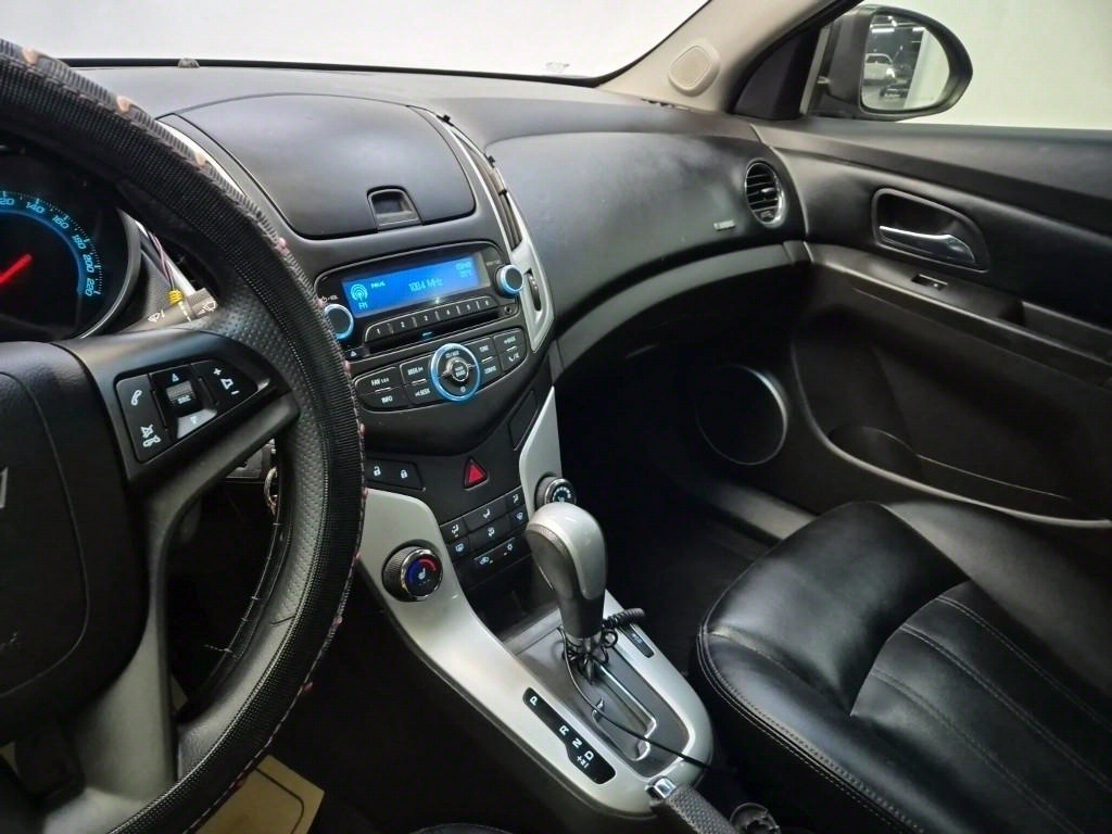 Chevrolet Cruise - Vista 11