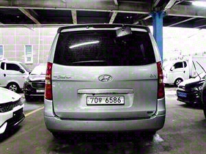 HYUNDAI Starex - Vista 6