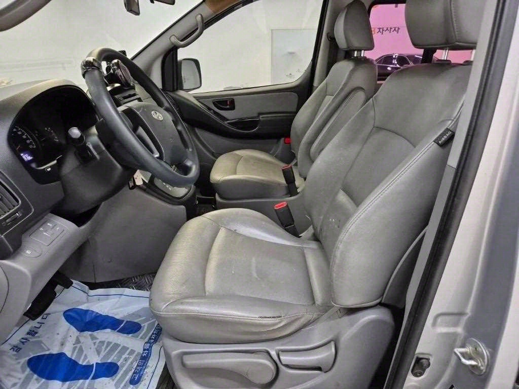 HYUNDAI Starex - Vista 11