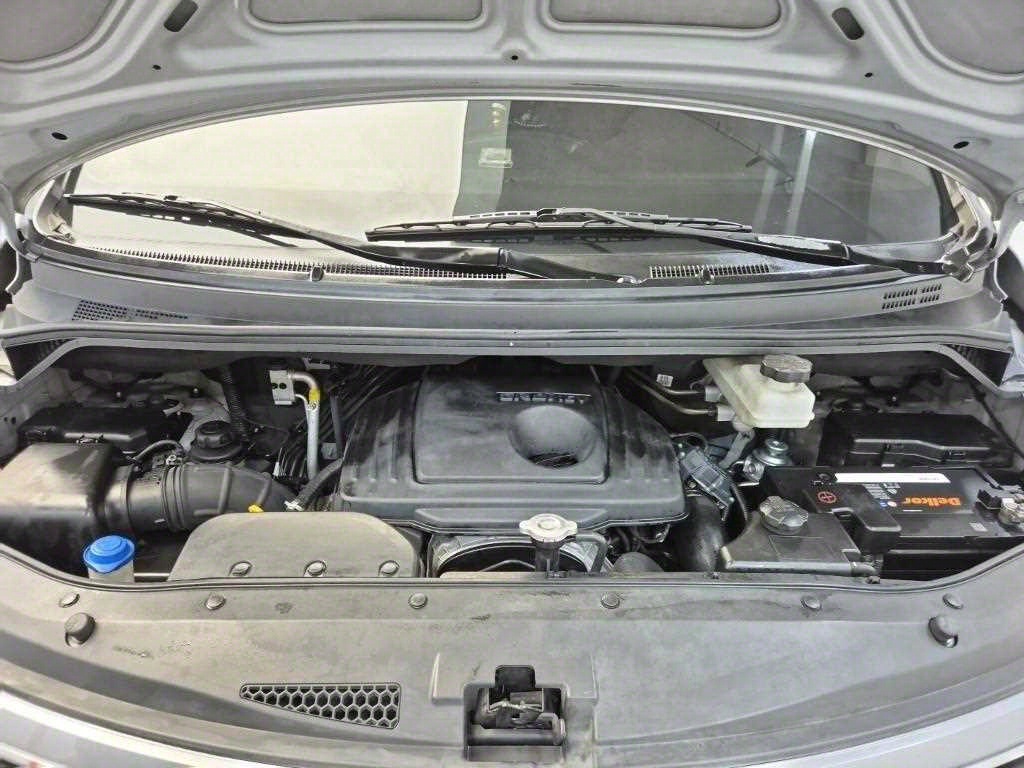 HYUNDAI Starex - Vista 5