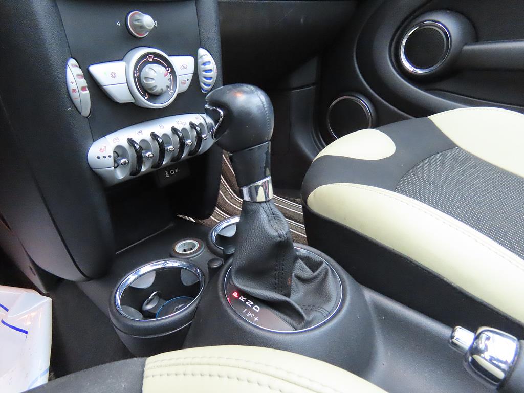 Mini Cooper Convertible - Vista 12