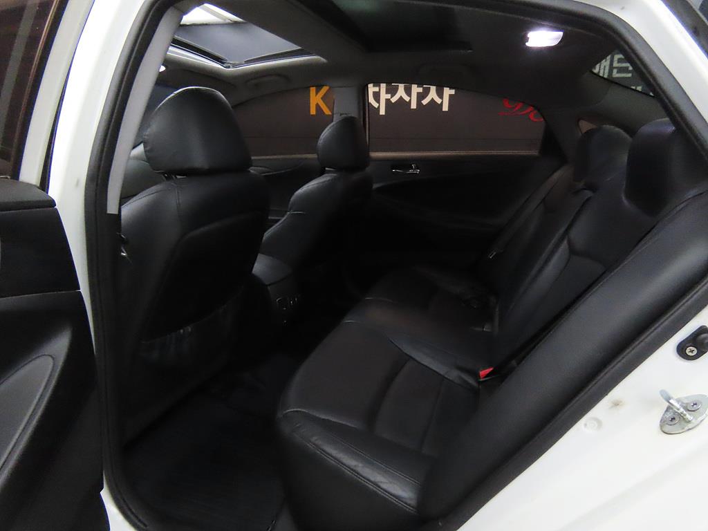 HYUNDAI Sonata - Vista 6