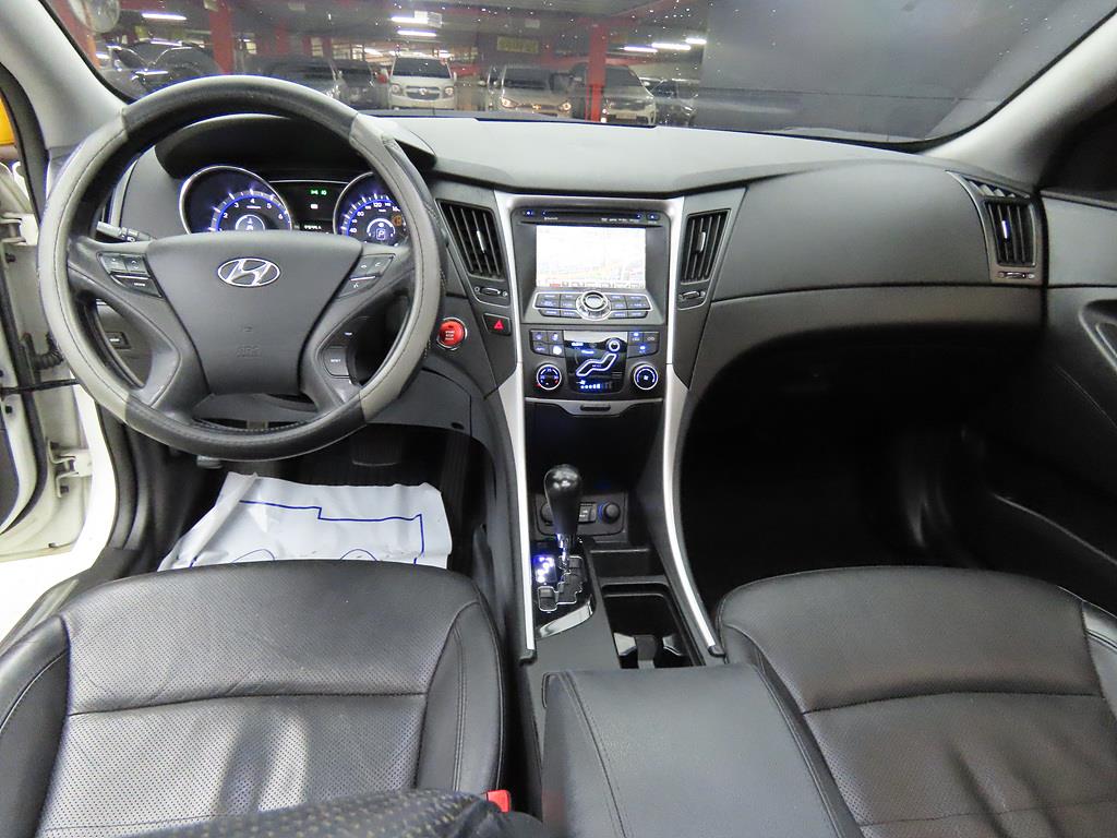 HYUNDAI Sonata - Vista 7