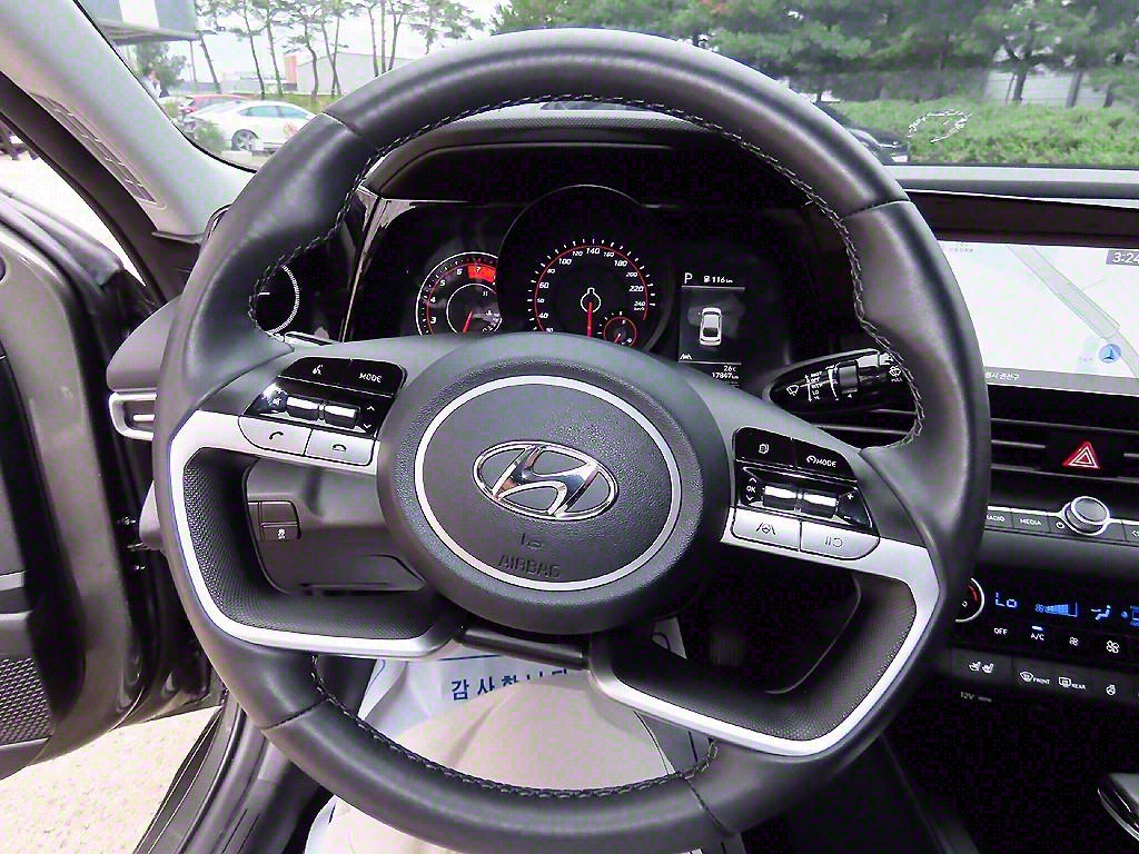 HYUNDAI Avante - Vista 8