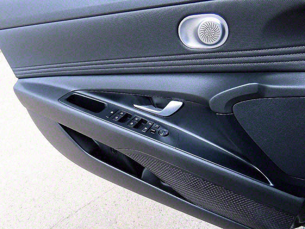 HYUNDAI Avante - Vista 11