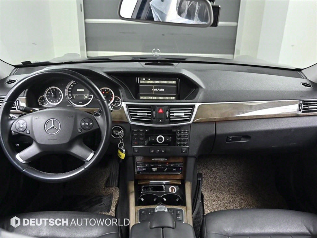 Mercedes Benz E class - Vista 7