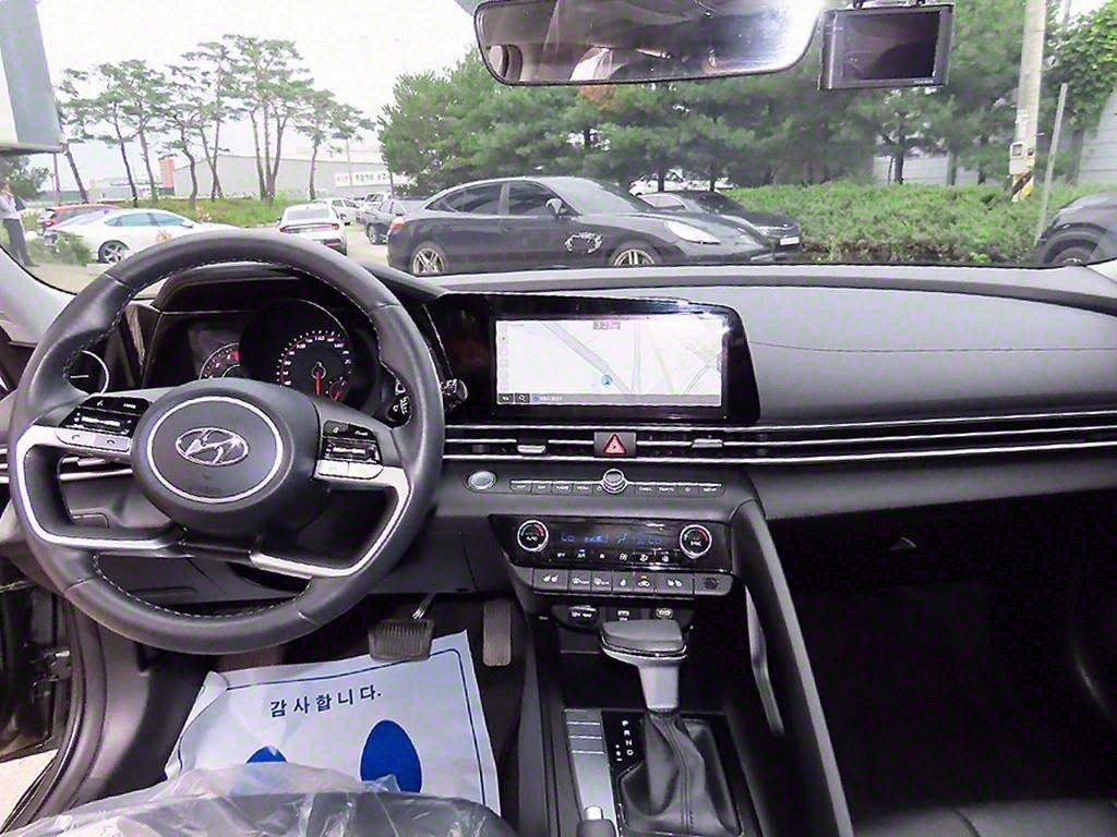 HYUNDAI Avante - Vista 7