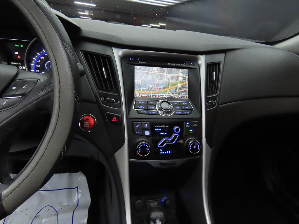 HYUNDAI Sonata - Vista 10