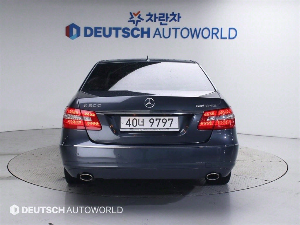 Mercedes Benz E class - Vista 4