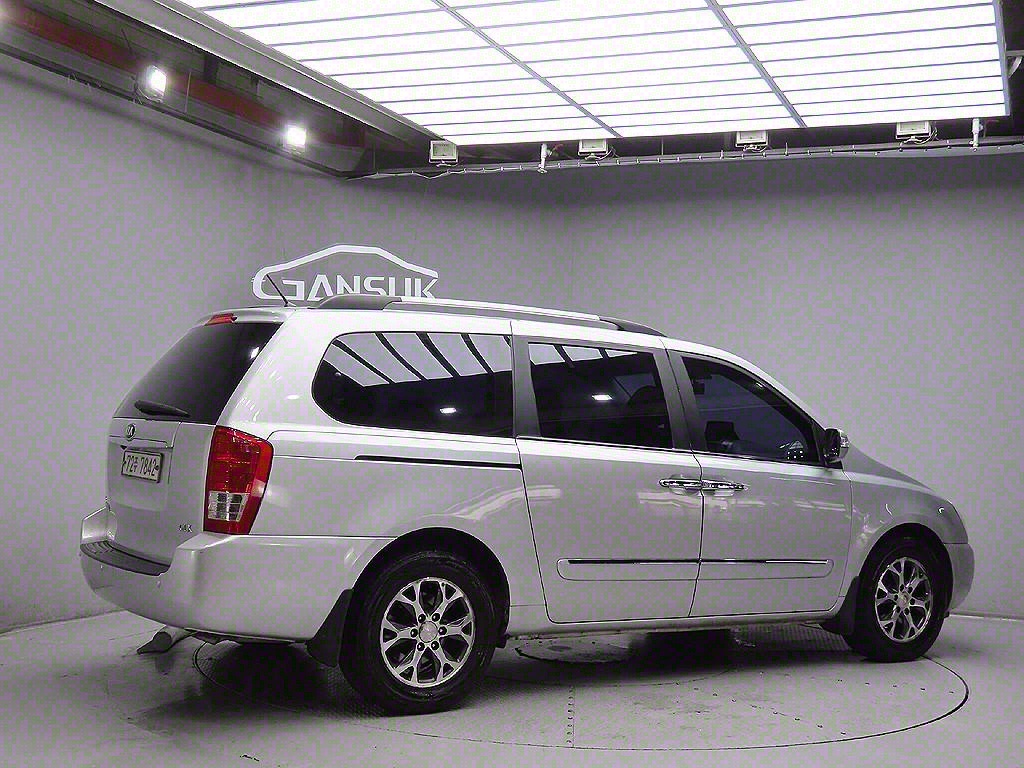 KIA Carnival - Vista 7