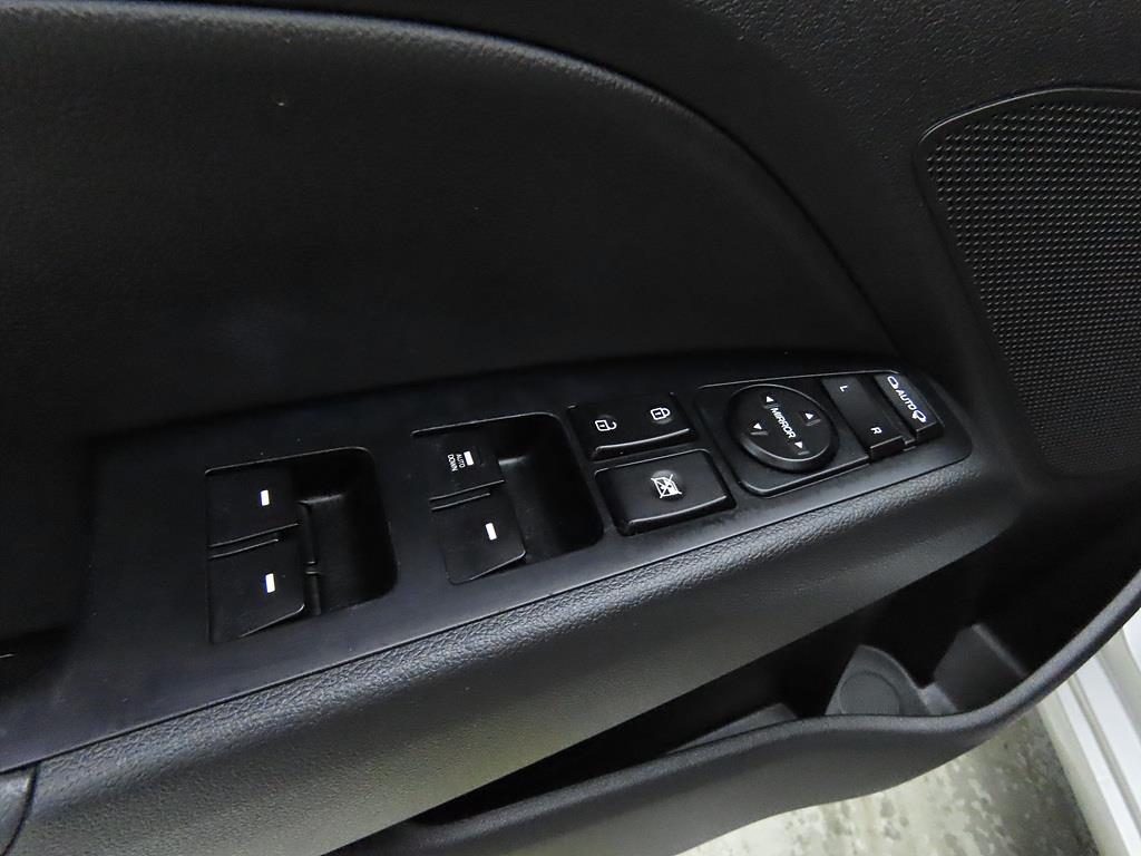 HYUNDAI Avante - Vista 12