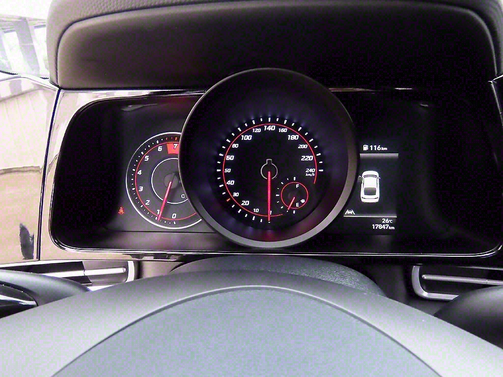 HYUNDAI Avante - Vista 9