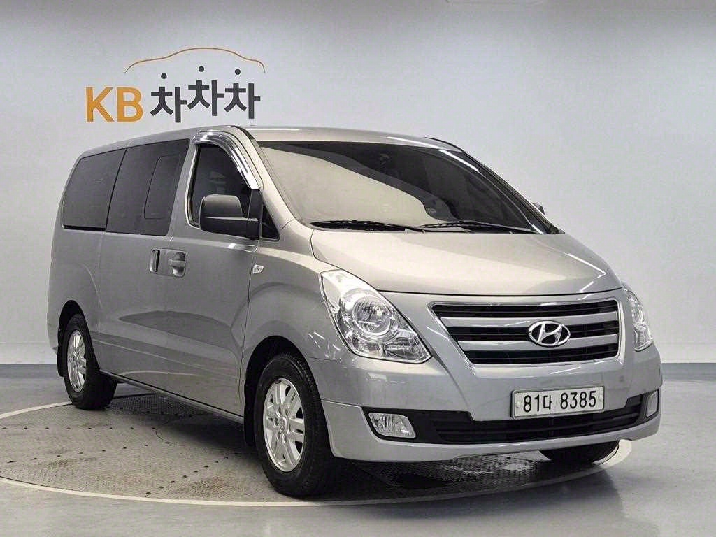 HYUNDAI Starex - Vista 4