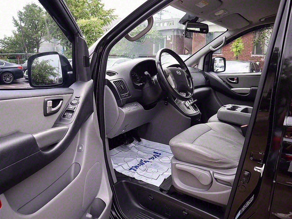 HYUNDAI Starex - Vista 11