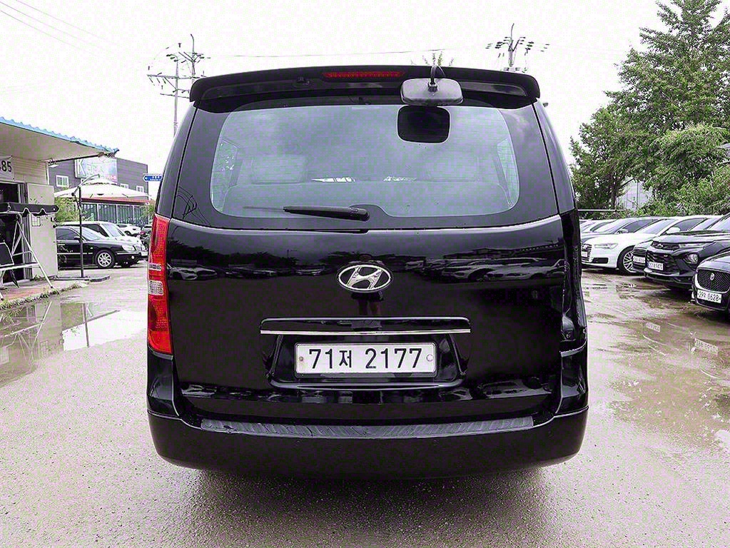 HYUNDAI Starex - Vista 7