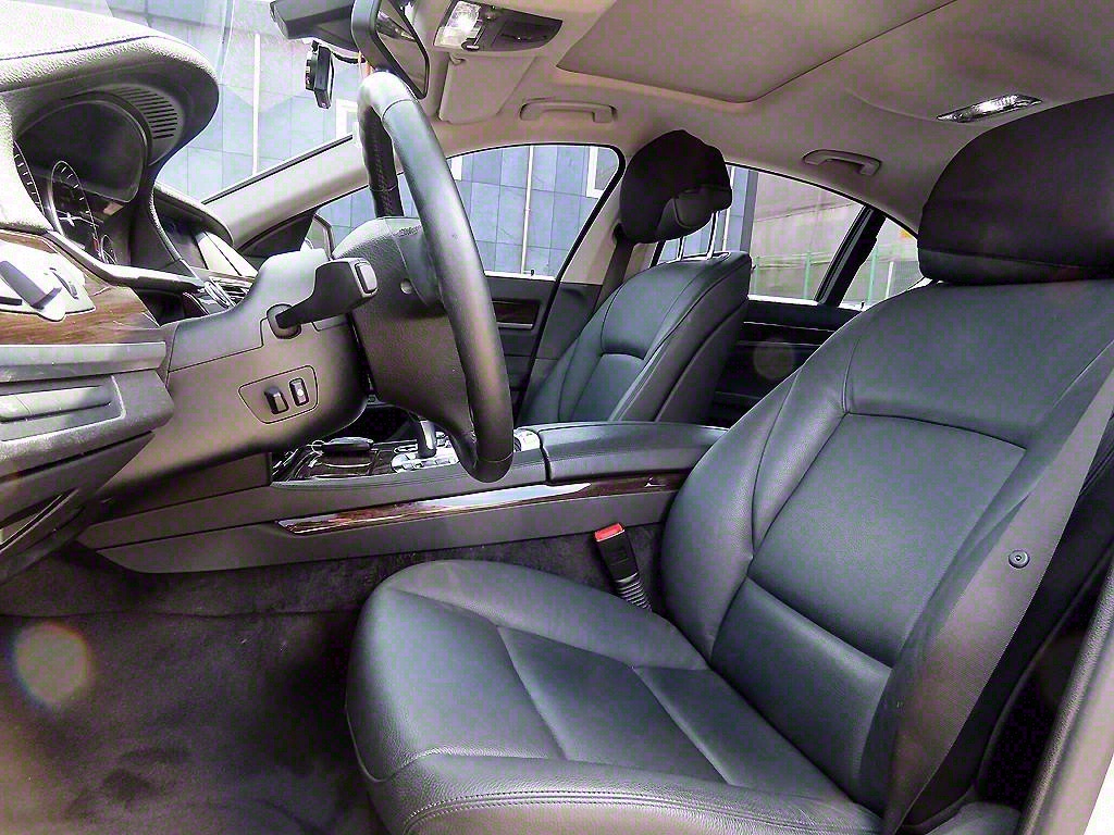 BMW 7 Series - Vista 5
