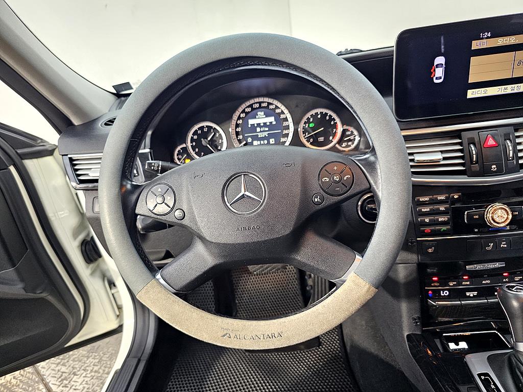 Mercedes Benz E class - Vista 12