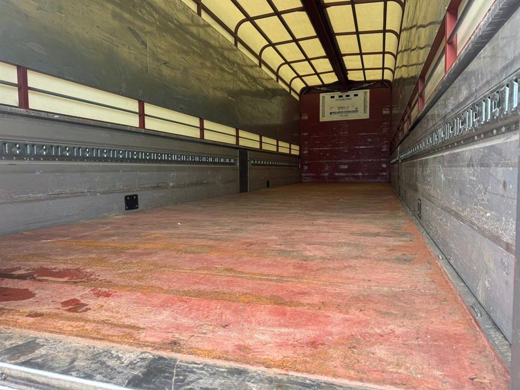 medium and large cargo truck - Vista 8