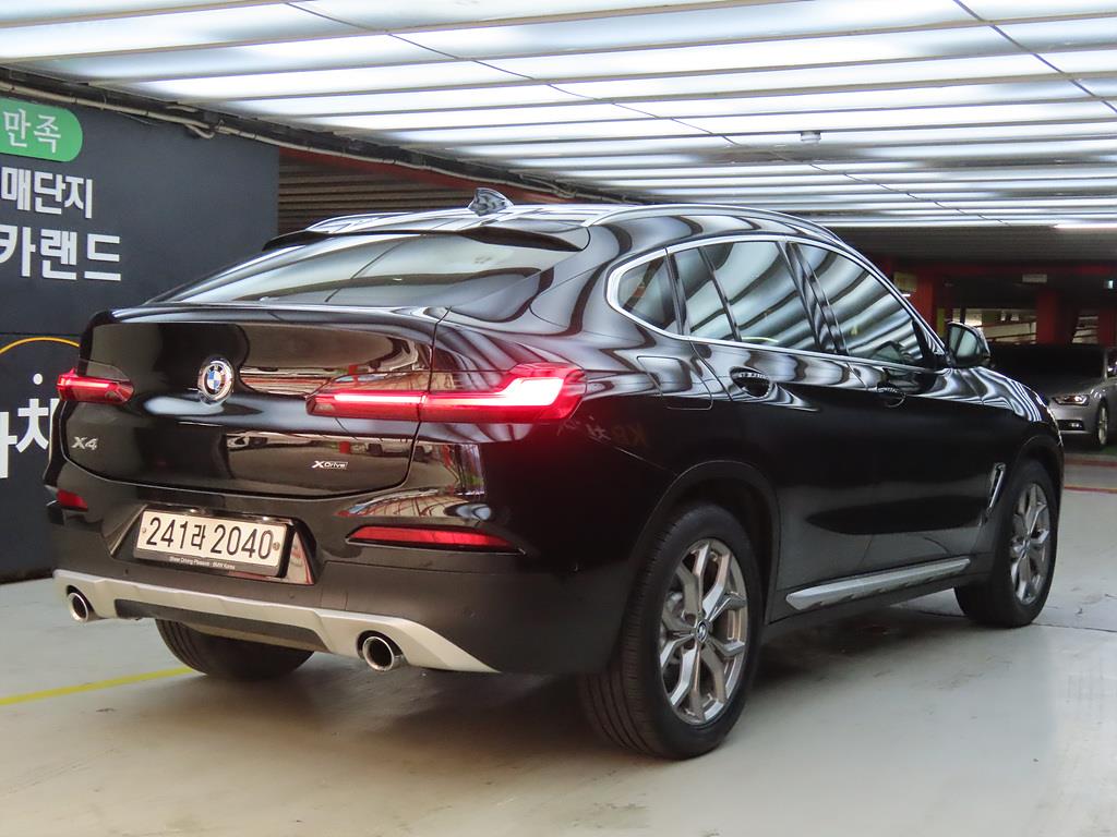 BMW X4 - Vista 4