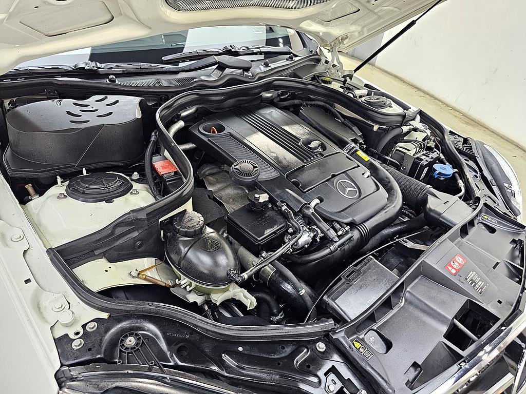 Mercedes Benz E class - Vista 6