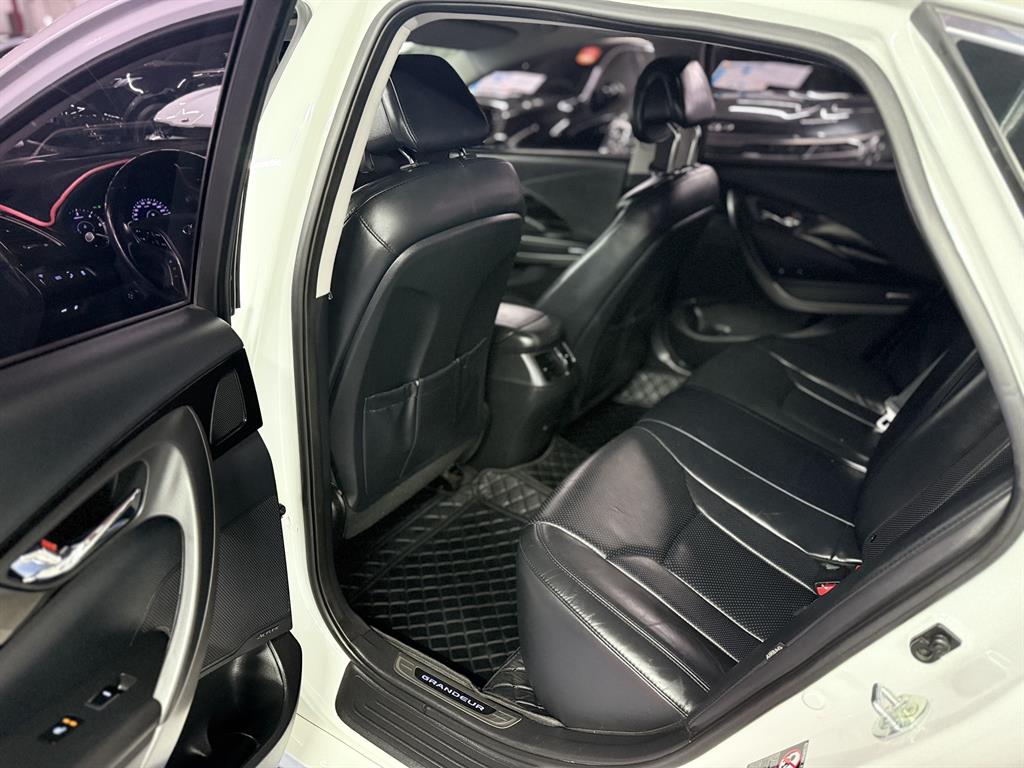 HYUNDAI Grandeur - Vista 7