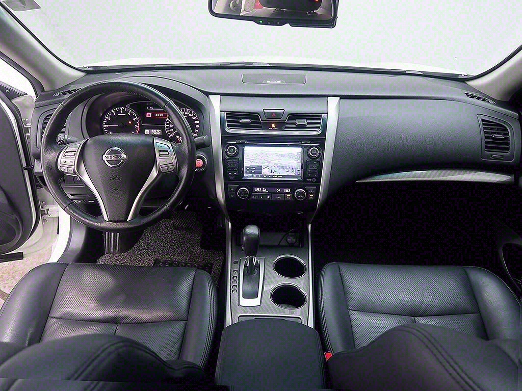 Nissan Altima - Vista 9