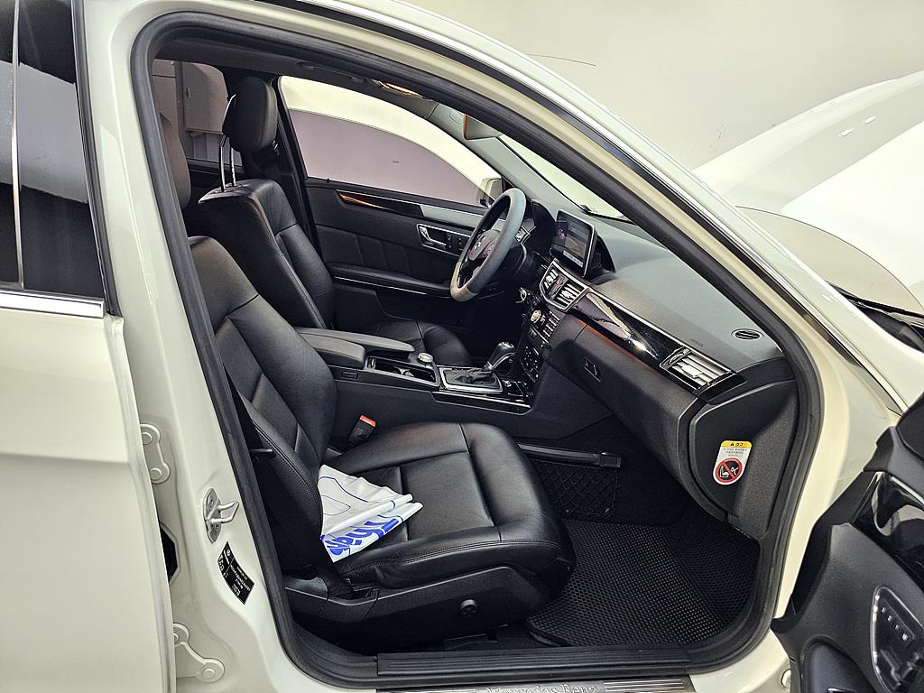 Mercedes Benz E class - Vista 11