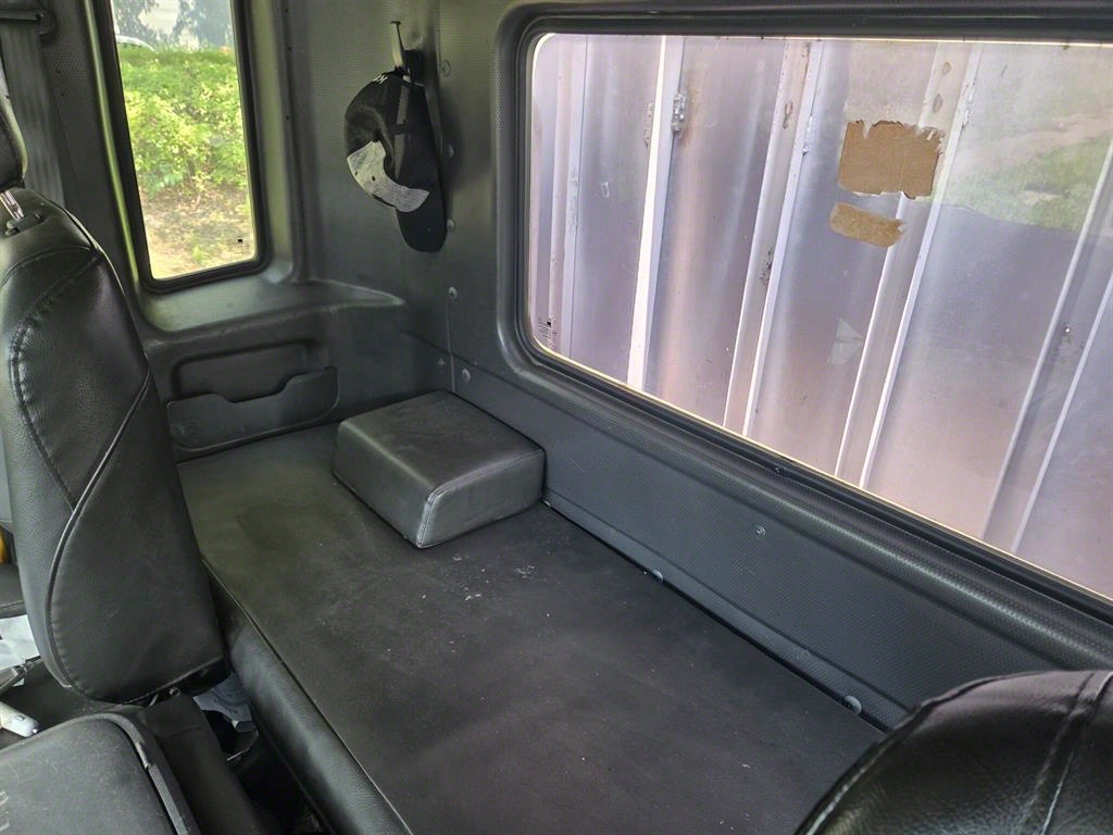 medium and large cargo Cargo - Vista 7