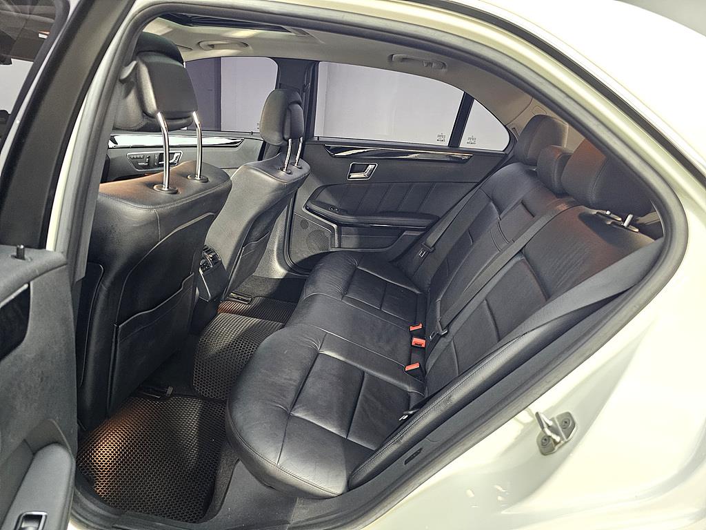 Mercedes Benz E class - Vista 9
