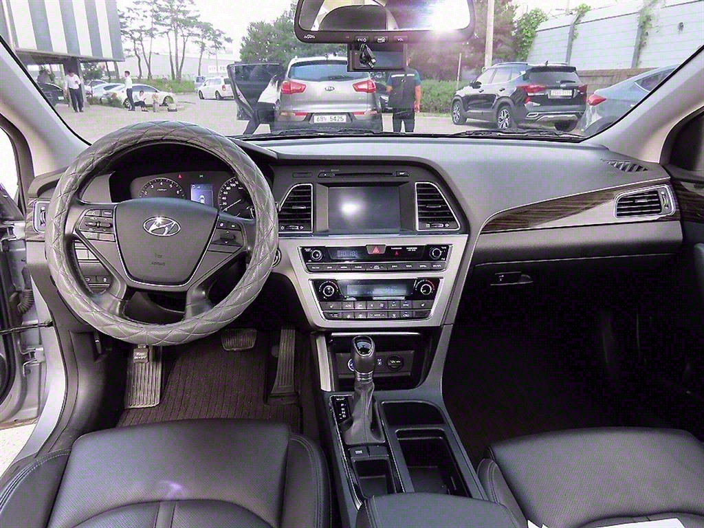 HYUNDAI Sonata - Vista 7