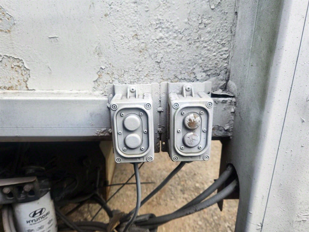 medium and large cargo truck - Vista 12