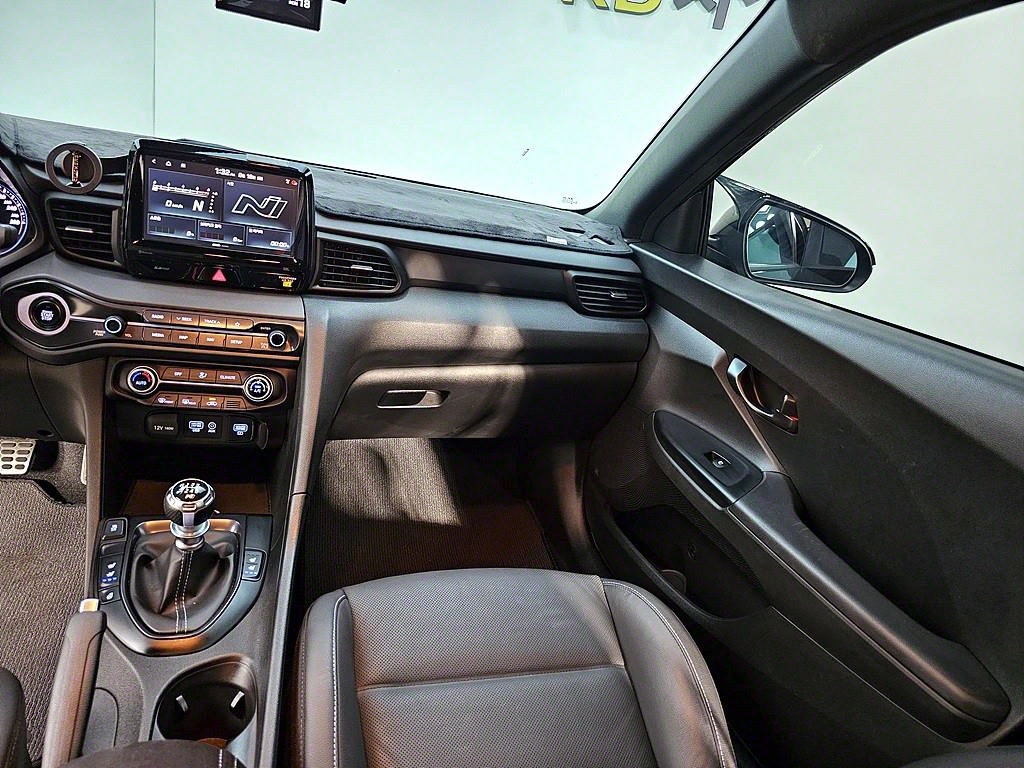 HYUNDAI Veloster - Vista 10